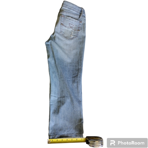 No Boundaries | Cropped Distressed Sandblast |Button Fly | Jeans Size 5 Juniors - Picture 4 of 11